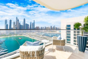 LUX The Marina Vista Beachfront Suite 3